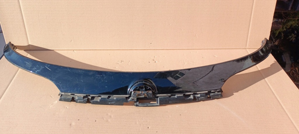 Купити Решітка радіатора решітка радіатора opel insigna a lift накладка 22804084