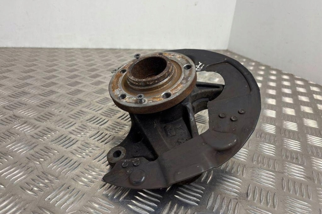 фото №8, Поворотный кулак передняя левая peugeot 308 ii 98067795806 1.2l бензиновый 2015