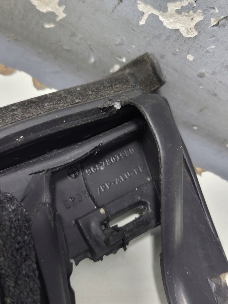 фото №10, Прокладка скло двері правий перед рамка citroen ds5 11-15 9687801980