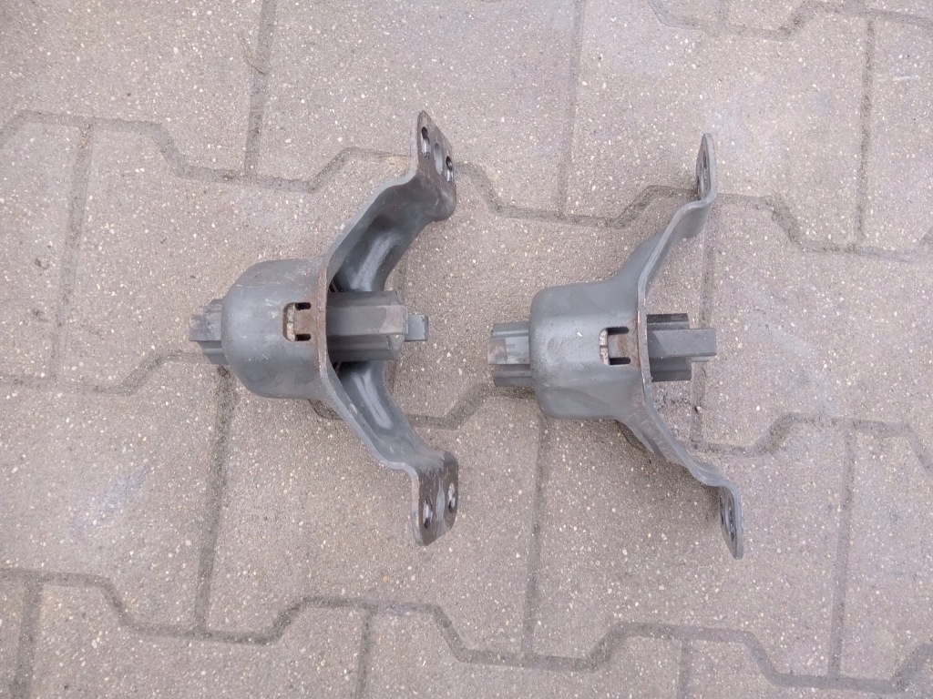 Кронштейн кронштейн подушка аккумуляторов mercedes actros mp4 0m471 Недорого