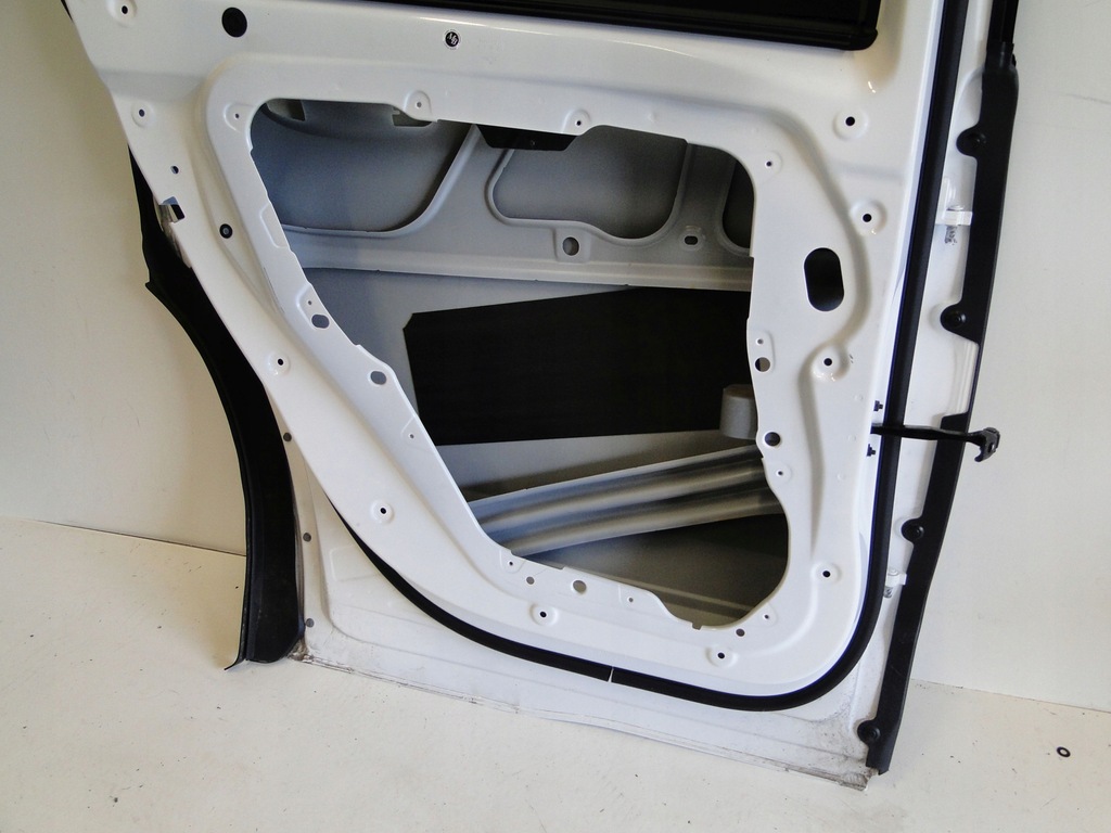 фото №12, Mercedes дверь задние левая белый 149 задняя 2024 glb x247 247