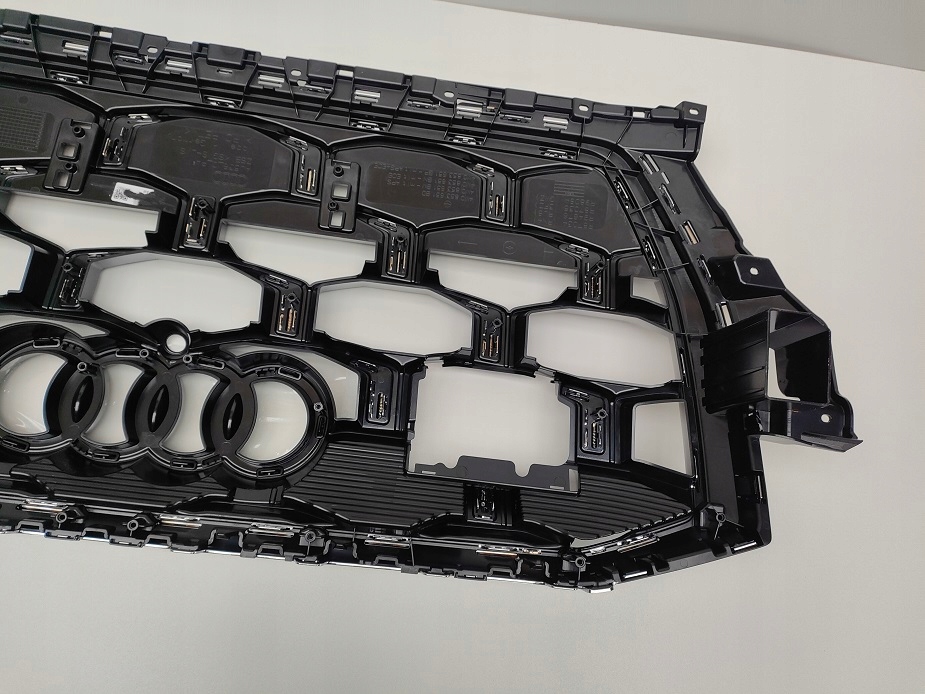 Решётка радиатора бампера решётка радиатора 4m0853651bp audi q7 рестайлинг  e-tron Недорого