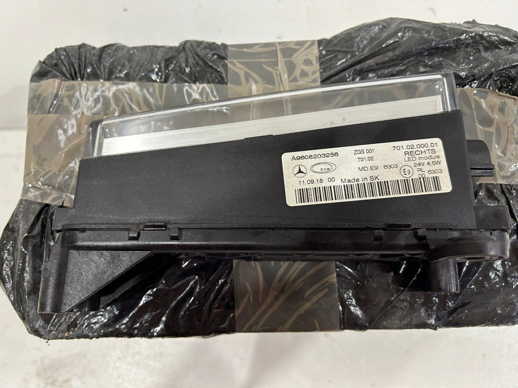 Mercedes actros mp3 mp4 противотуманная фара led drl правый передний перед оригинал Цена