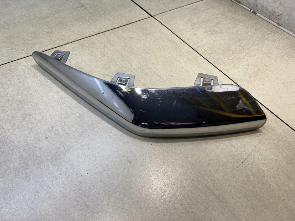 фото №1, Молдинг бампера левый задняя pacifica 04857781aa