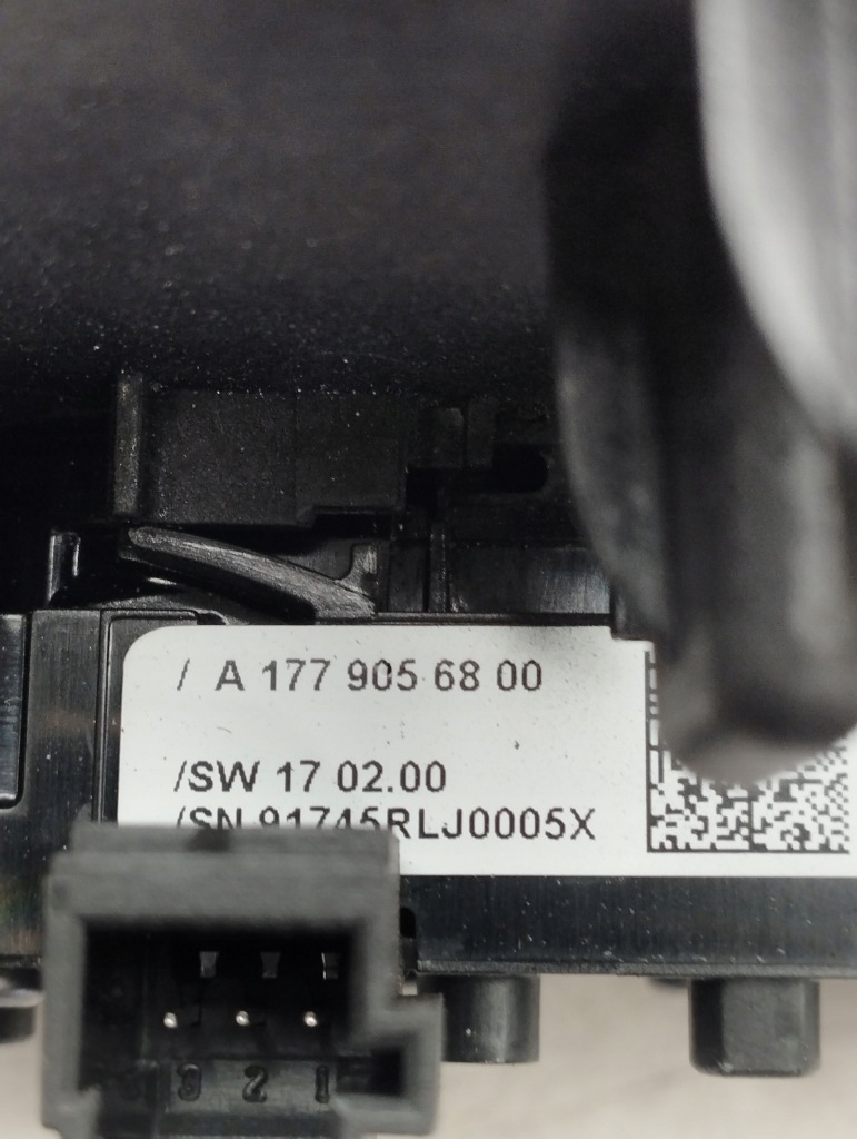 Купить Mercedes w177 amg a35 молдинг дверь правый перед a1779056800