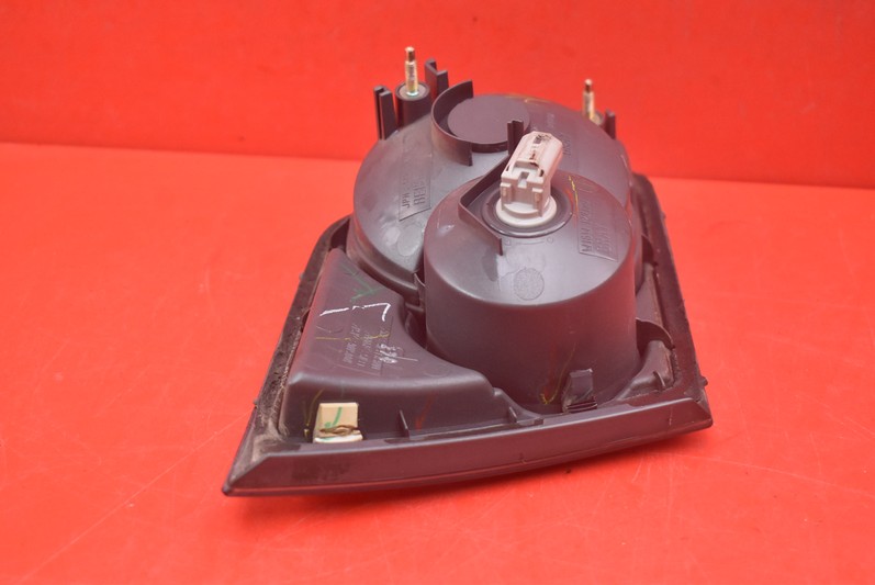 фото №6, Лампа правая задняя задняя 220-61971 mazda 6 1 i gg sedan 02-05