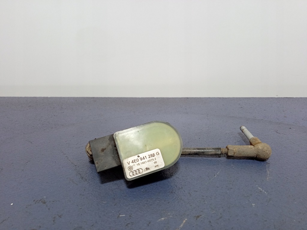 фото №1, Audi a8 d3 датчик вирівнювання світла перед