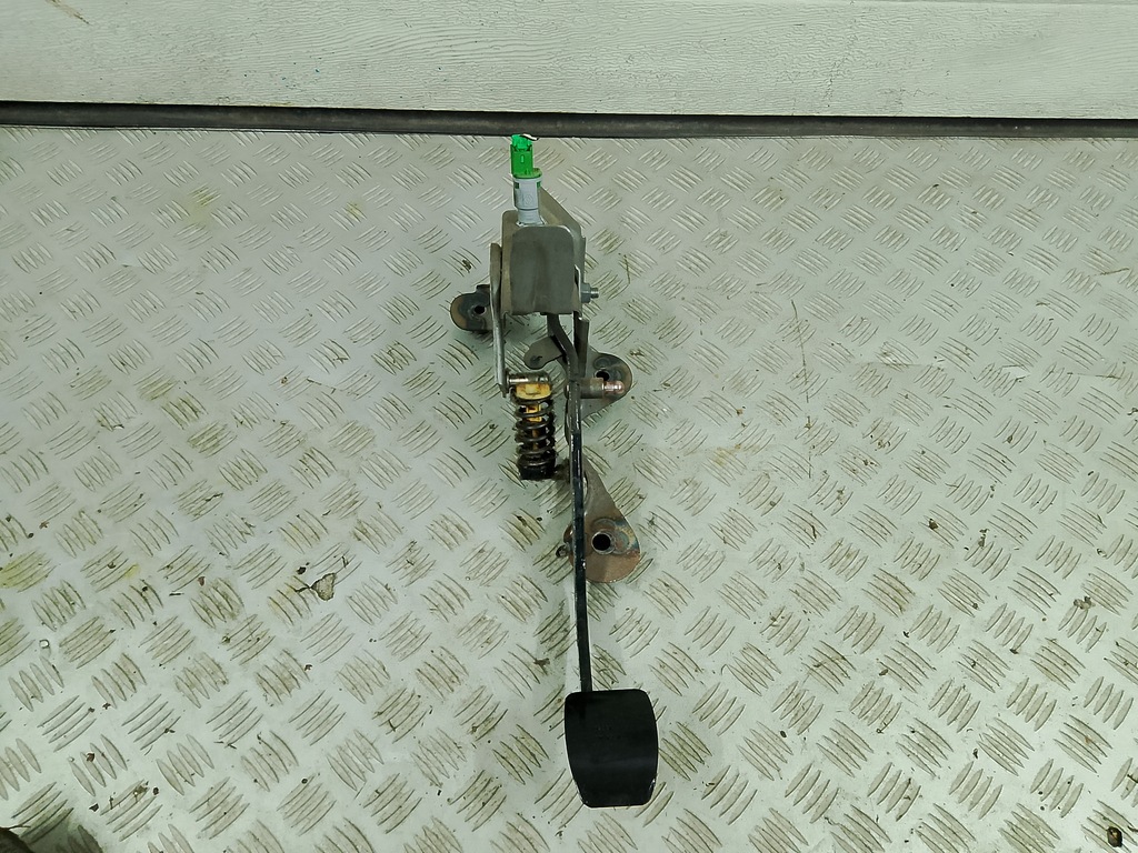 фото №1, Renault clio iv 4 2014 педаль сцепления 465033591r