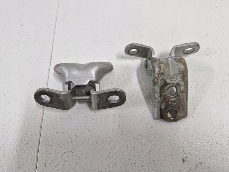 фото №1, Kia sorento ii 2 lift петля петли дверь левый задняя комплект 3d