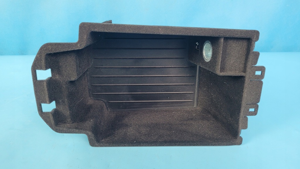 фото №9, Bmw 5' g31 518d touring бардачок полка ниша туннель 9330664 штекер 9247707