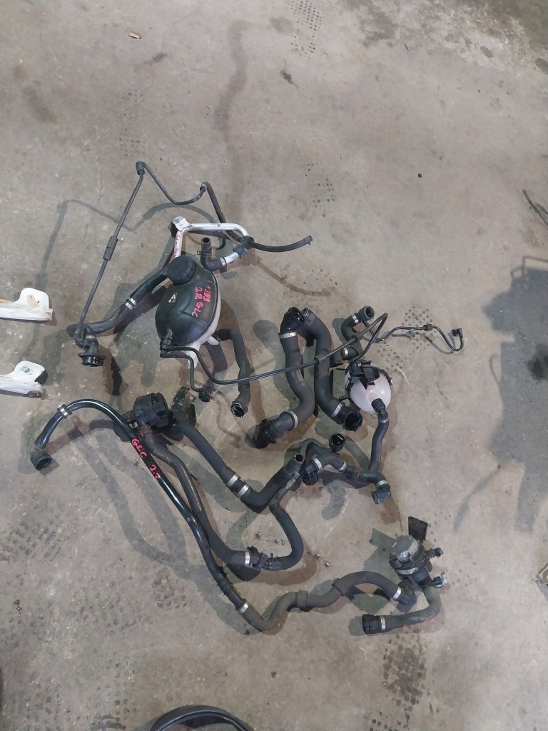 фото №1, Mercedes w253 x253 glc 2.2cdi шланг води патрубок помпа бак труба комплект