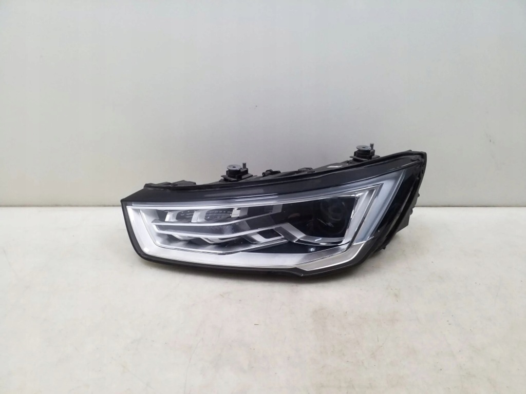 фото №1, Audi a1 фара 8xa941005