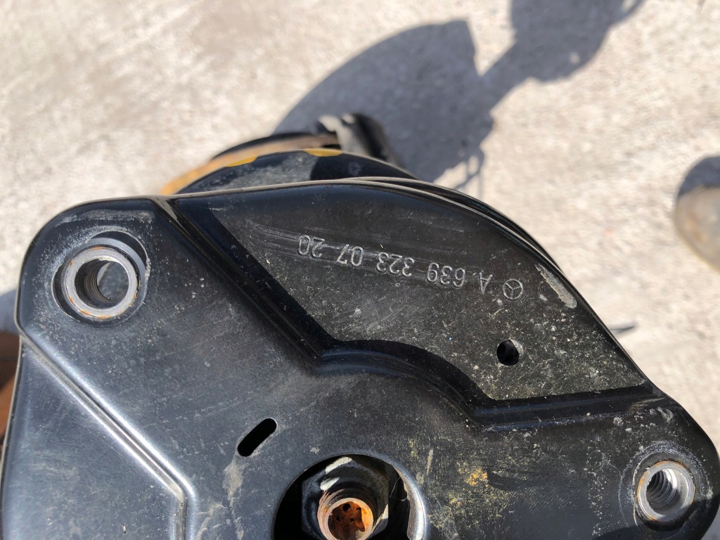 фото №7, Mercedes vito w447 поворотний кулак правий лівий перед