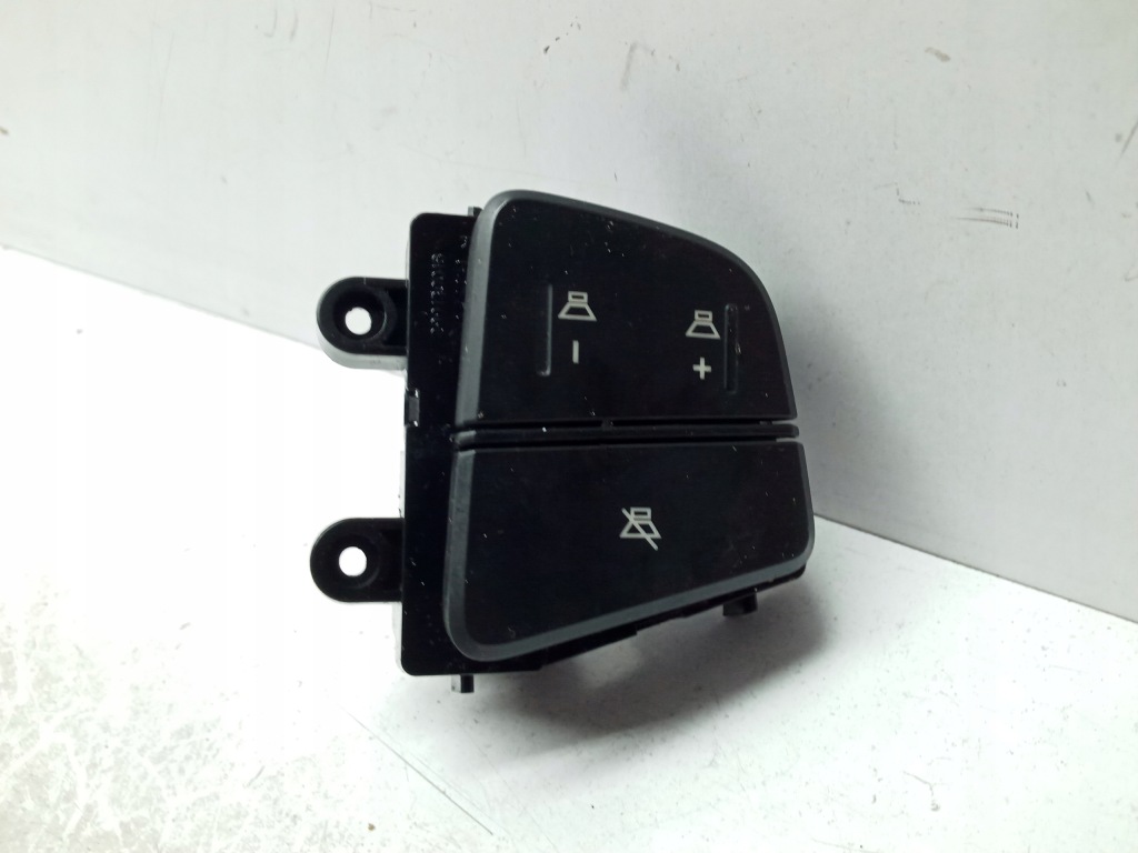 фото №1, Hyundai i10 ii кнопка мультифункція керма eu