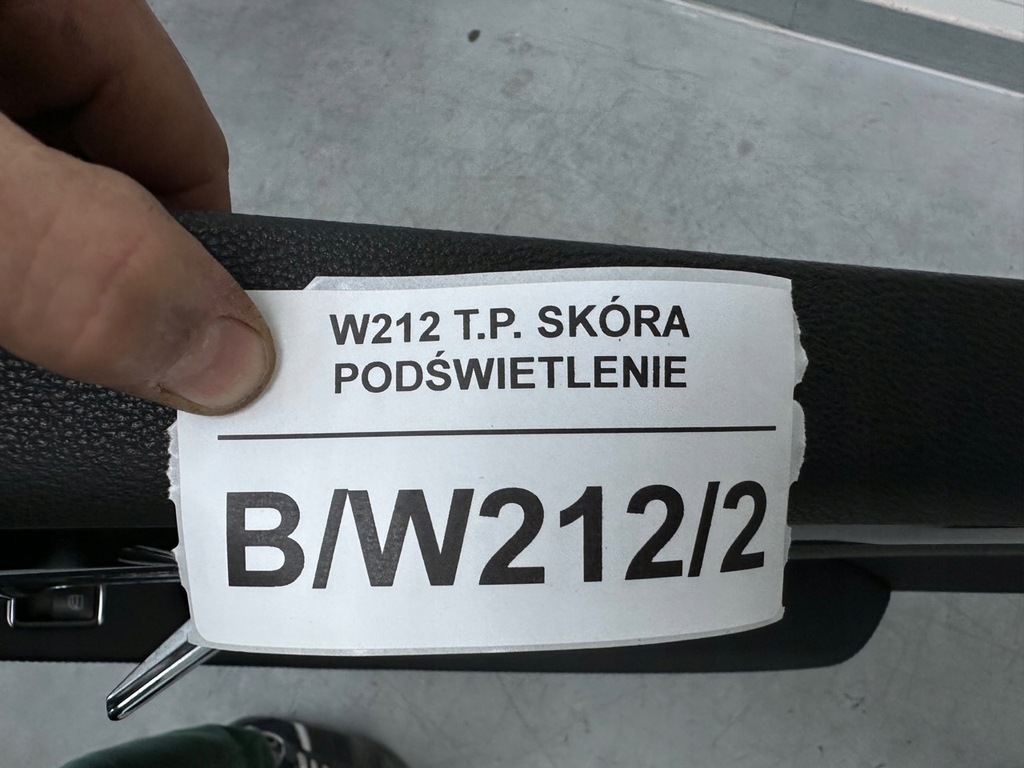 фото №9, Оббивка двері обшивка правий задній mercedes e-klasa w212 шкіра задня права