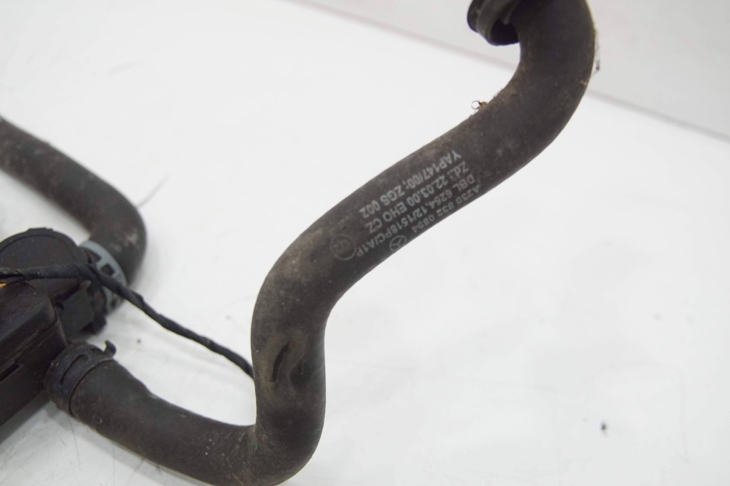 фото №4, Патрубок води клапан mercedes sl r230