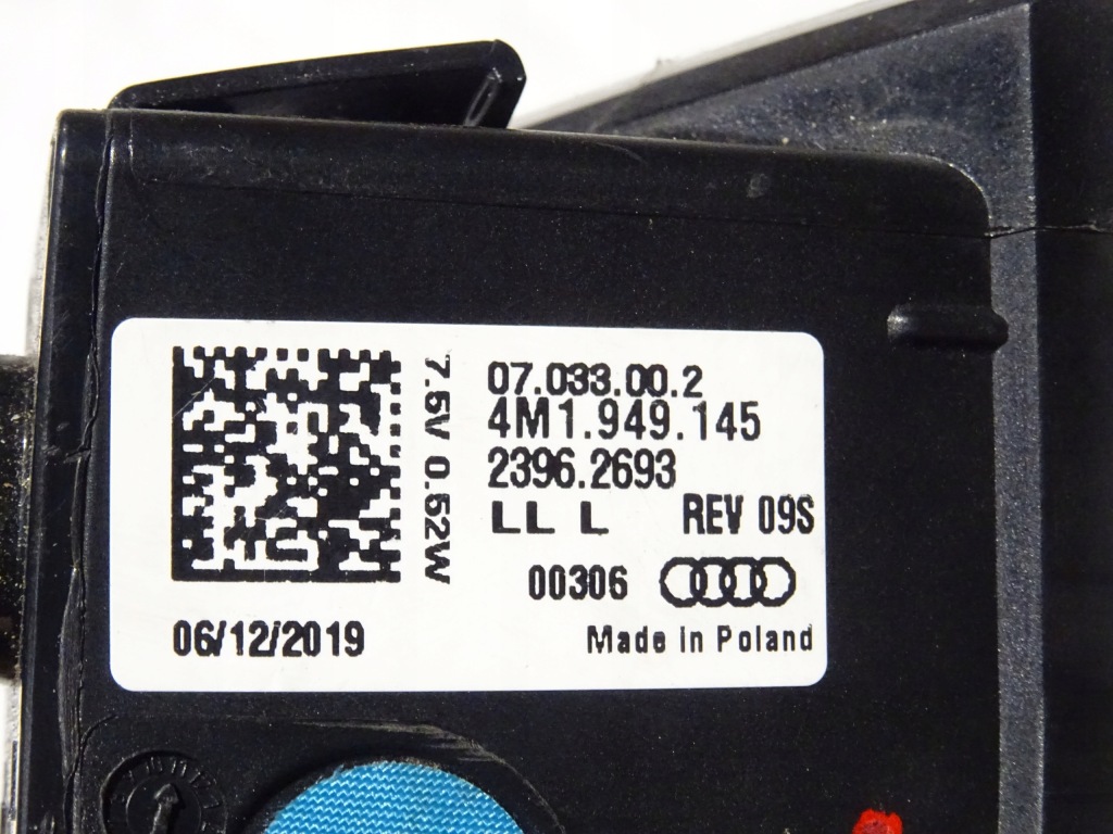 фото №5, Лампа ассистент переключения поперечина движения левая audi q5 ii q7 ii 4m 4m1949145