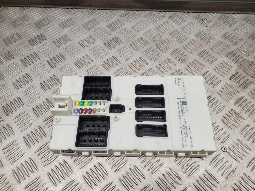 Купить Bmw 3 f30 f35 f31 9315677