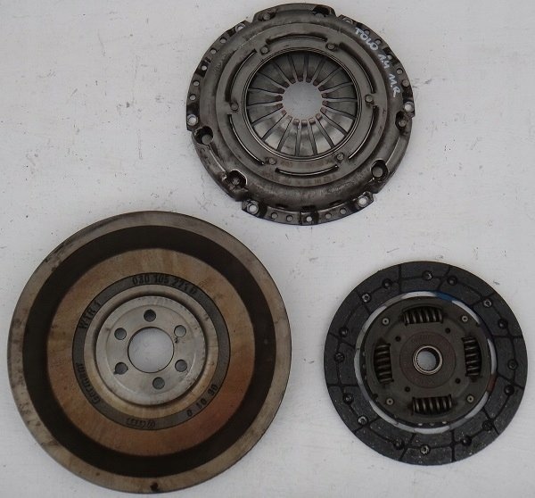 фото №1, Vw polo v 6r 11 14 16v зчеплення притиск диск колесо