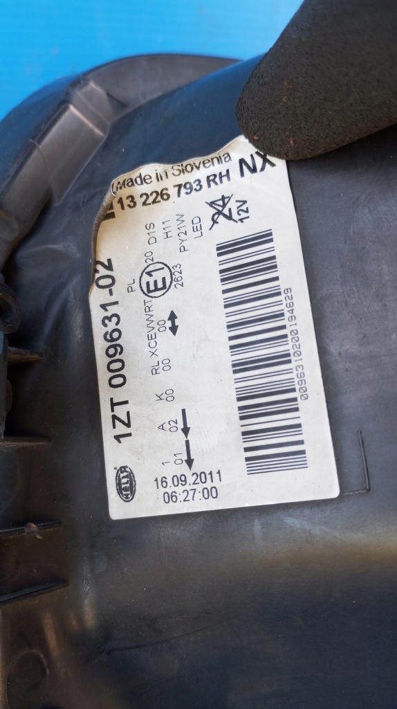 Лампа правий перед eu ксенон 13226793 opel insignia a Недорого