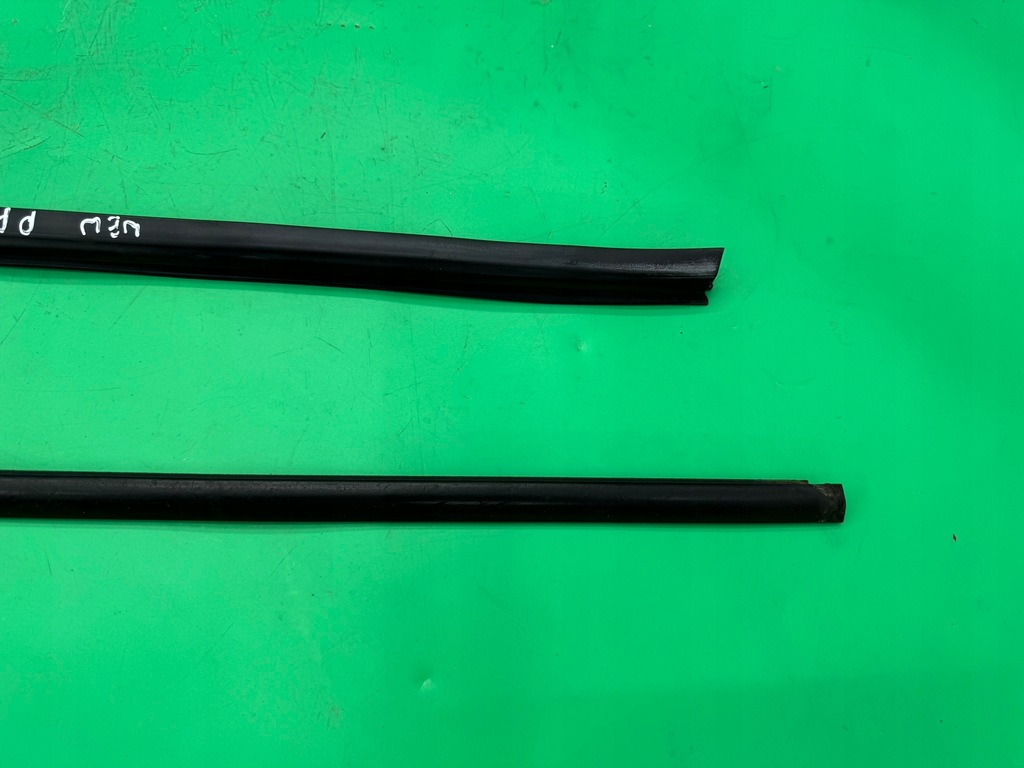 фото №5, Молдинг двері ущільнювач права зовнішня + внутрішня volvo c30 06-