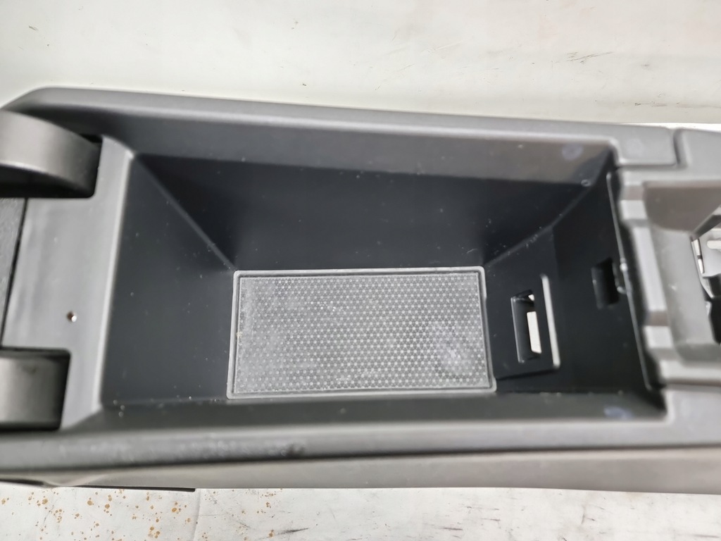 фото №11, Bmw 1 f40 туннель средний niebieska nić