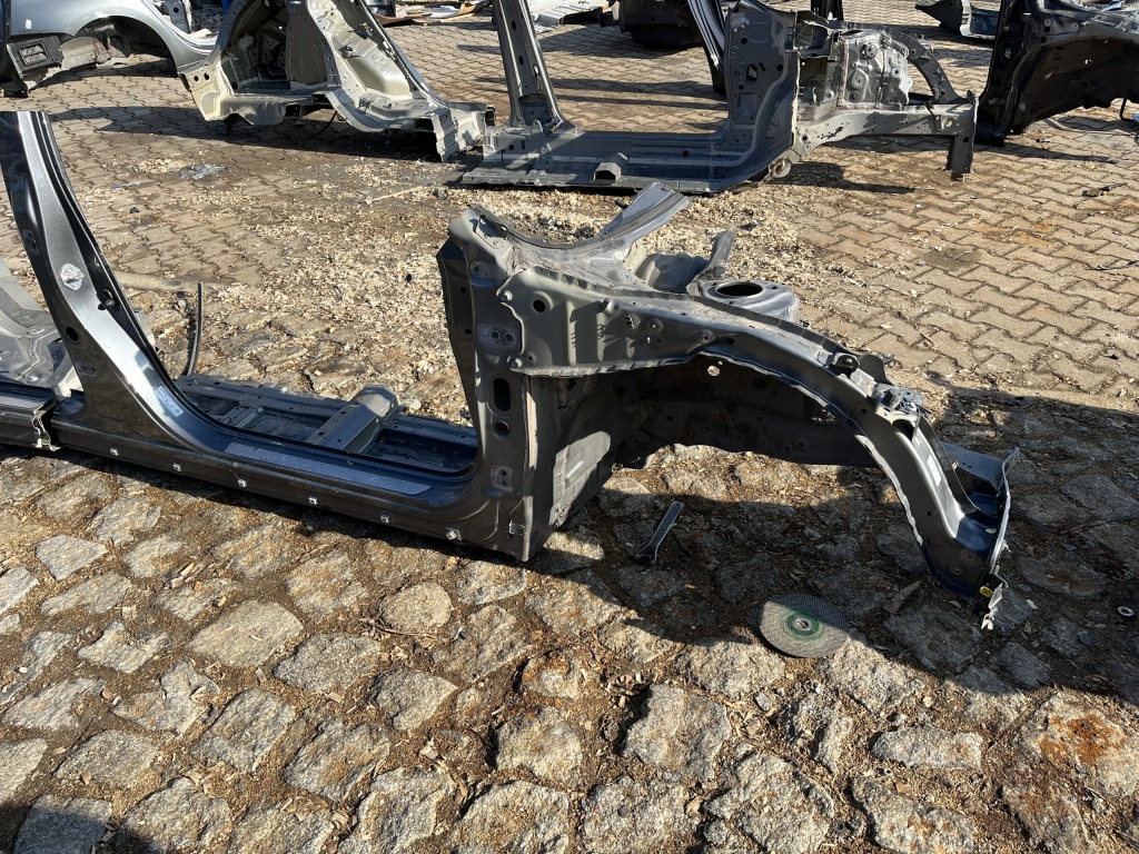 фото №1, Чверть лонжерон правий перед honda civic x 17- nh737m