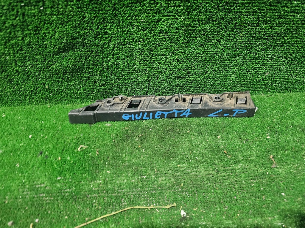 фото №1, Напрямна бампера 50575610 лівий перед alfa romeo giulietta 2010- rok