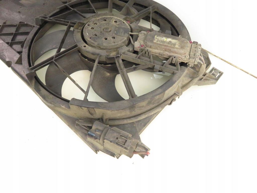 Вентилятор радіатора ford c-max 1 1.6 tdci 1137328558 3135103743 Оригінал
