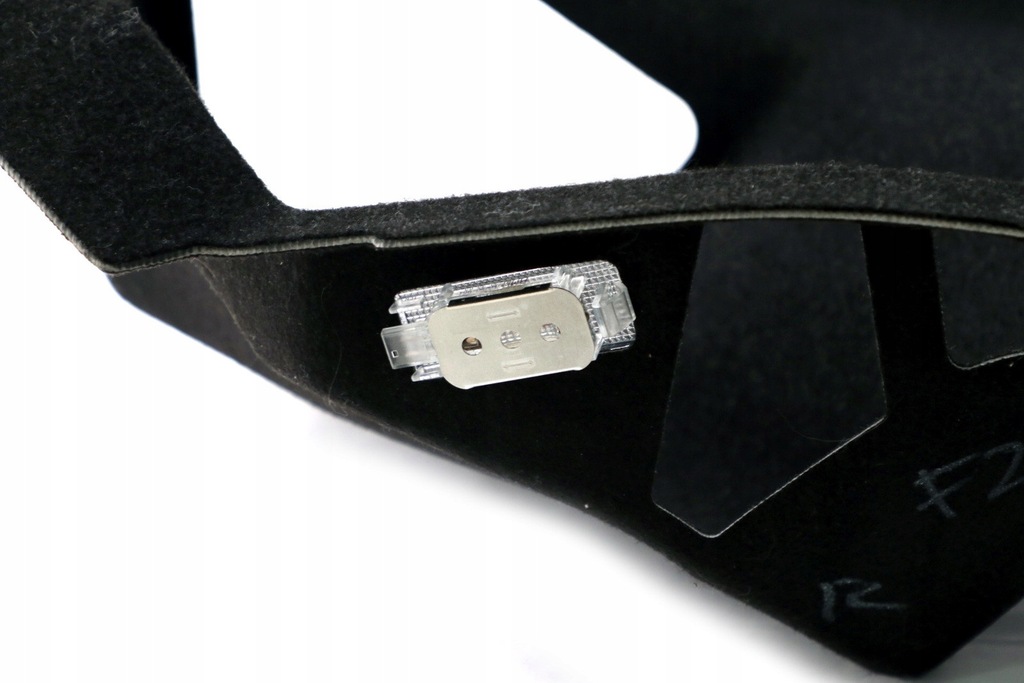 фото №9, Bmw f20 корпус килимок оббивка багажника права