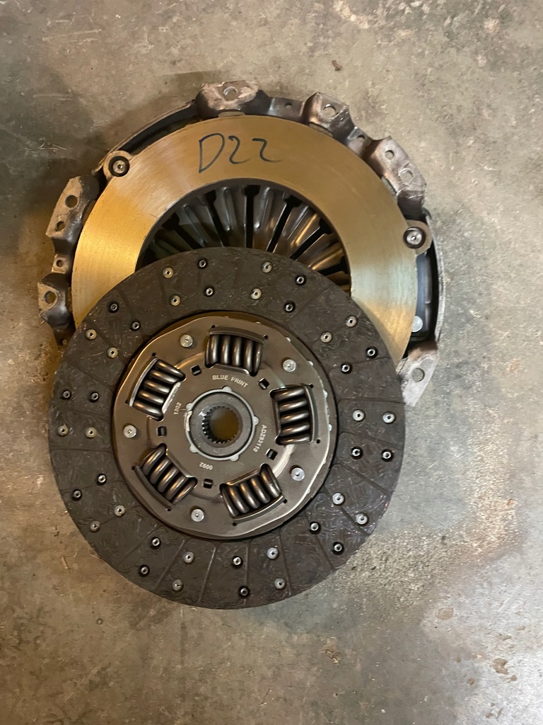 фото №1, Nissan navara d22 2.5di сцепление колесо прижим