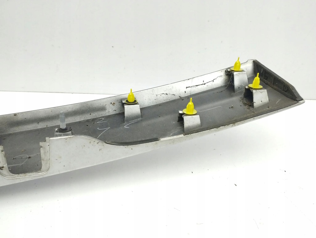 фото №10, Toyota prius xw30 2011 обивка задний крышки багажника