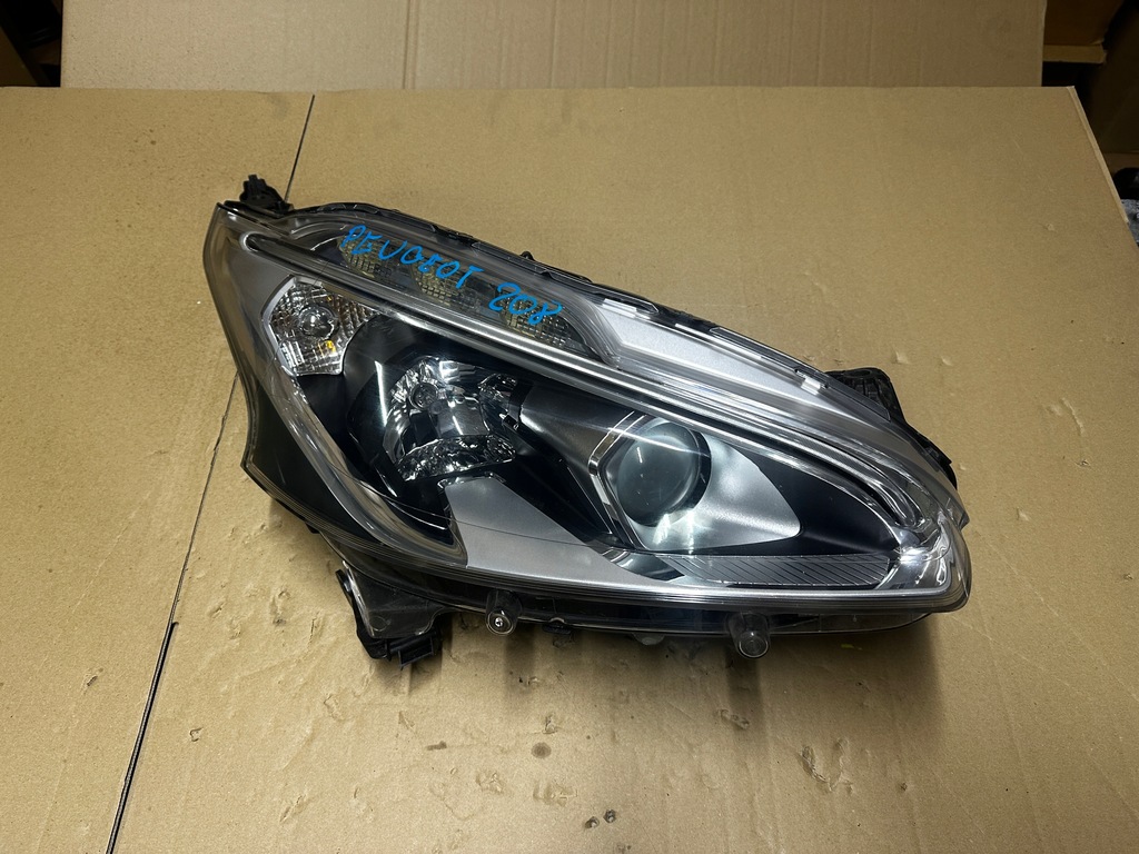 фото №1, Лампа led peugeot 208 i lift 9810805880