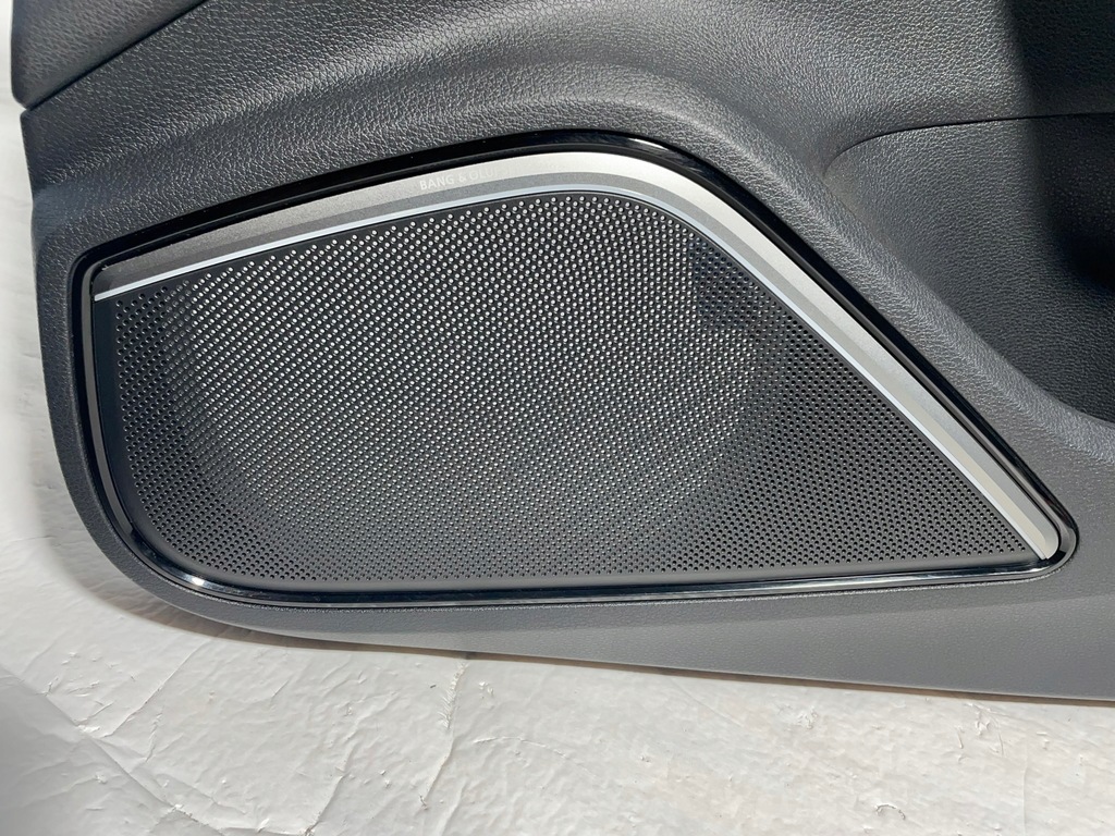 фото №10, Audi a3 s3 8v sedan обшивка двері правий перед bang&olufsen 8v4971036ab