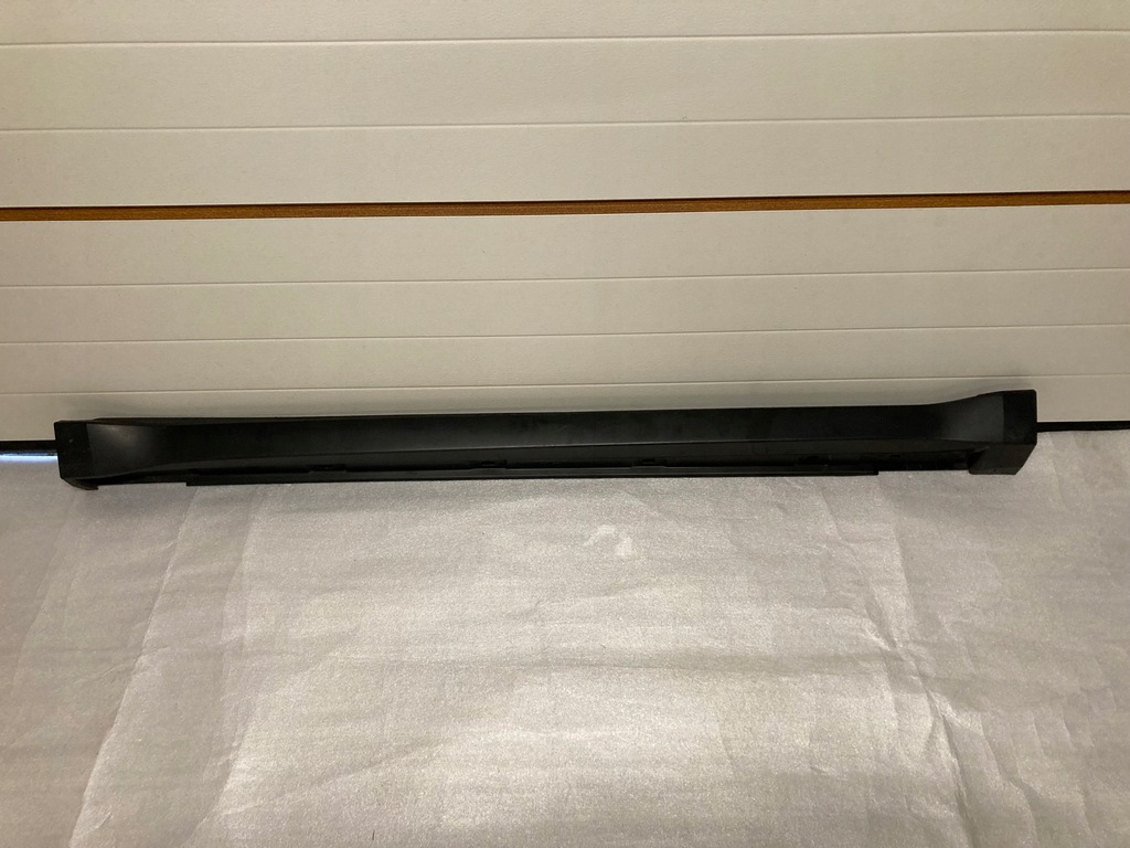 фото №1, Порог молдинг порог правая subaru forester 08-12