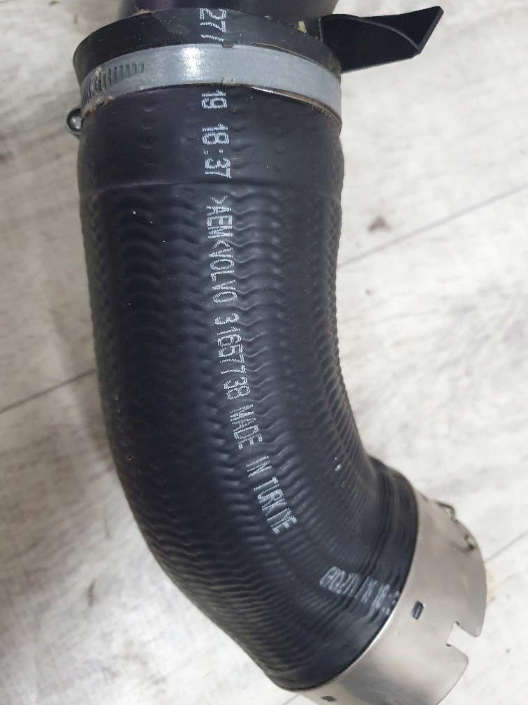 фото №5, S60 iii v60 t5 t6 t8 2018- труба интеркулер 31657738 32222071 31686412