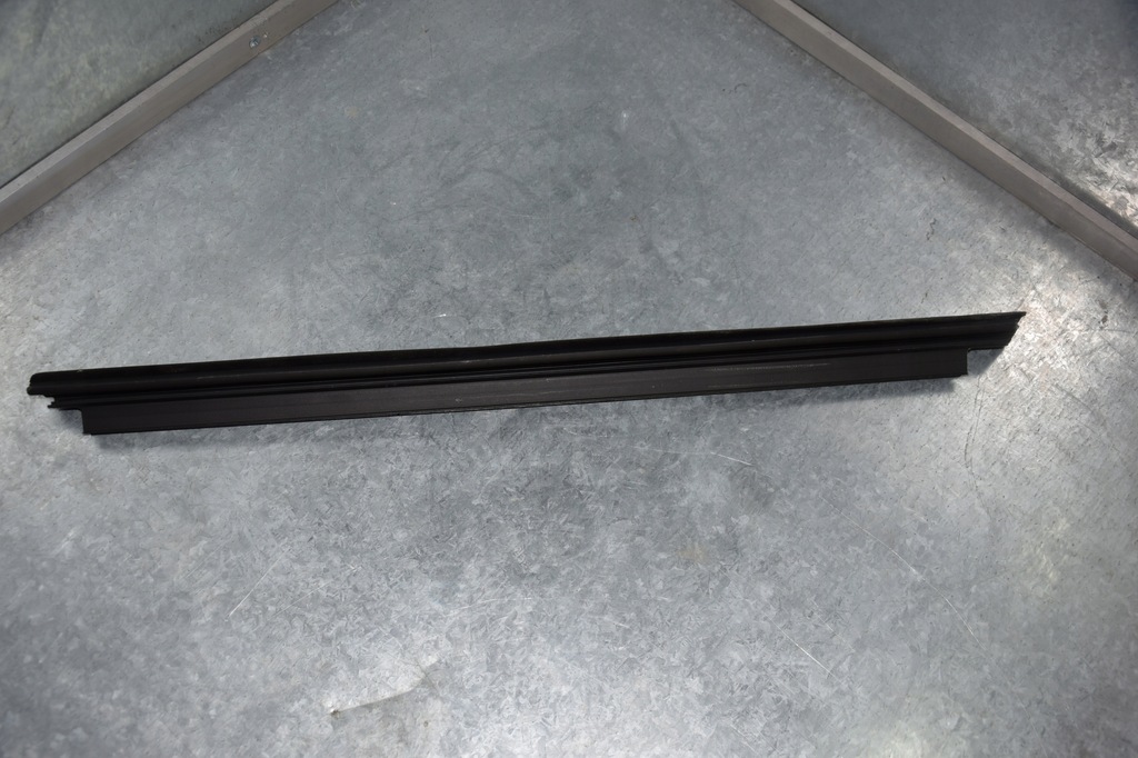 фото №2, Alfa romeo 159 молдинг стекло внутренняя левый правый перед