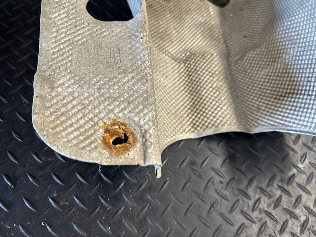 фото №7, Захист теплова вихлоп audi a8 d4 4.2 tdi cds 4h0825671f