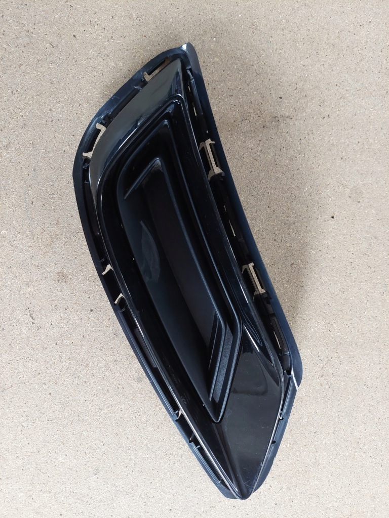 фото №1, Audi q8 s-line заглушка вихлоп права