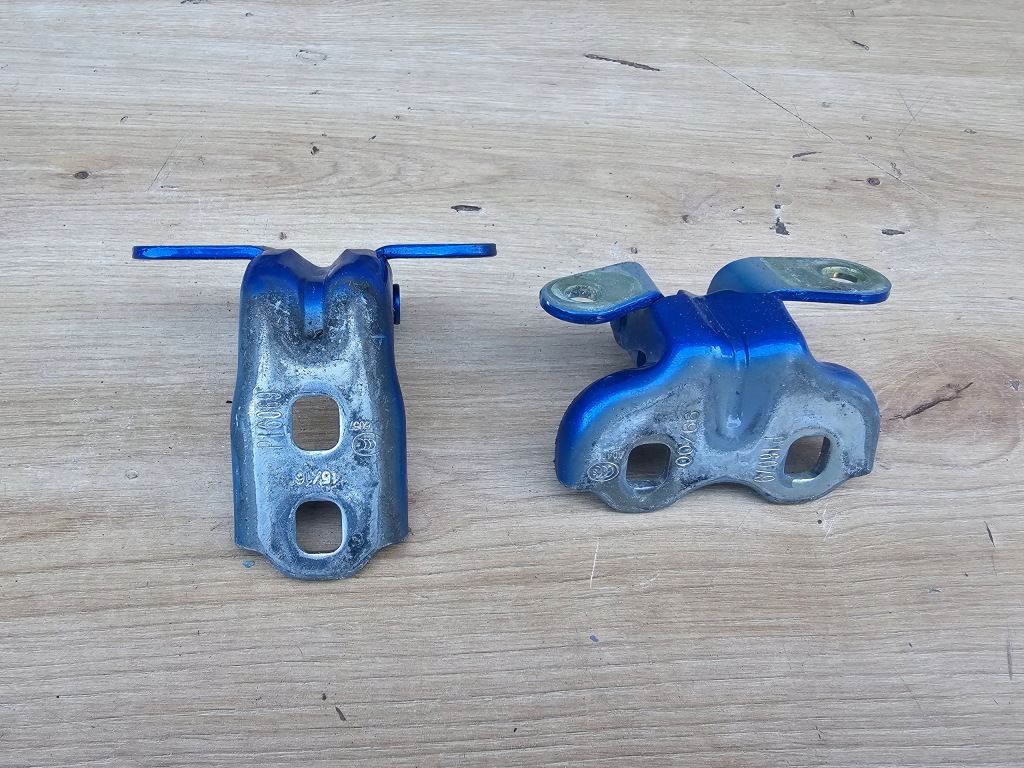 Петли дверь левая перед передние левая opel mokka gqm комплект Оригинал