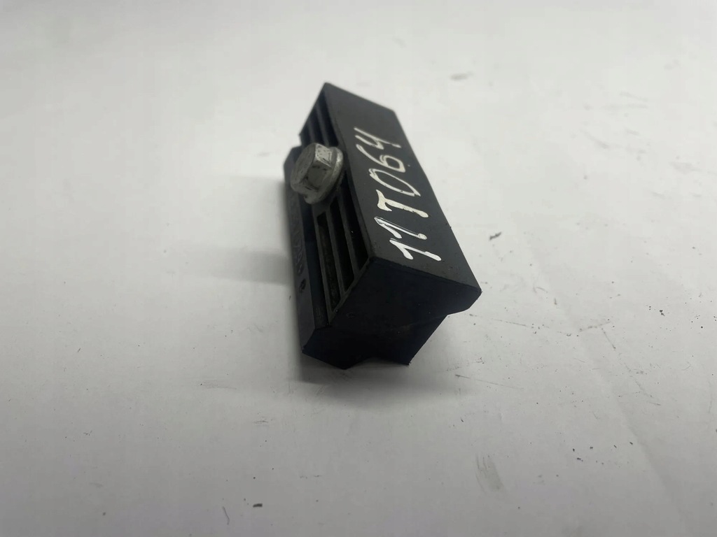 фото №10, Кронштейн акумулятор bmw 6 cabrio f12 61217592923 4.4l бензиновий 300kw 2012