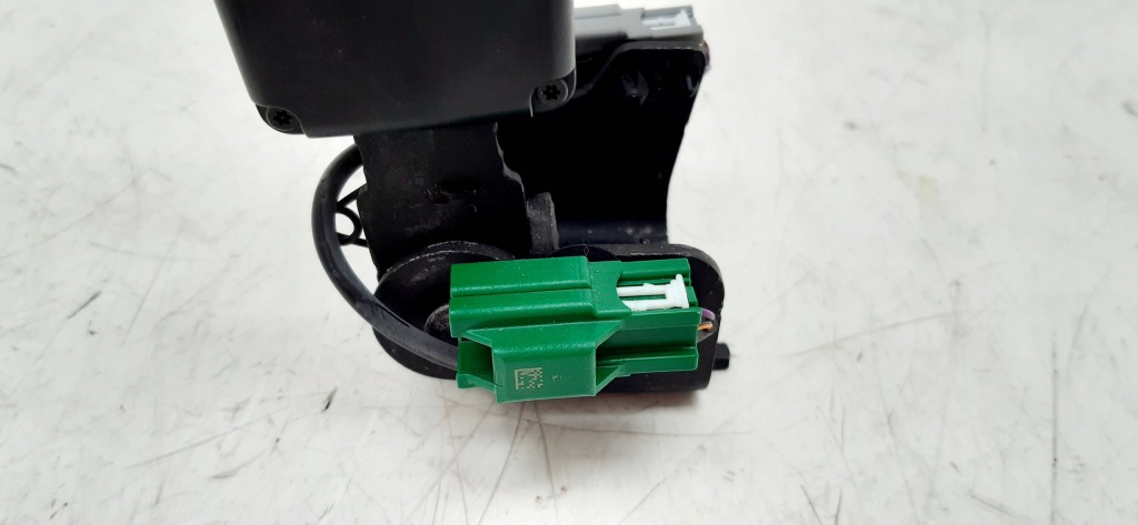 Volvo v90 кліпси замки ременів безпеки середина задній 32239048 Оригінал