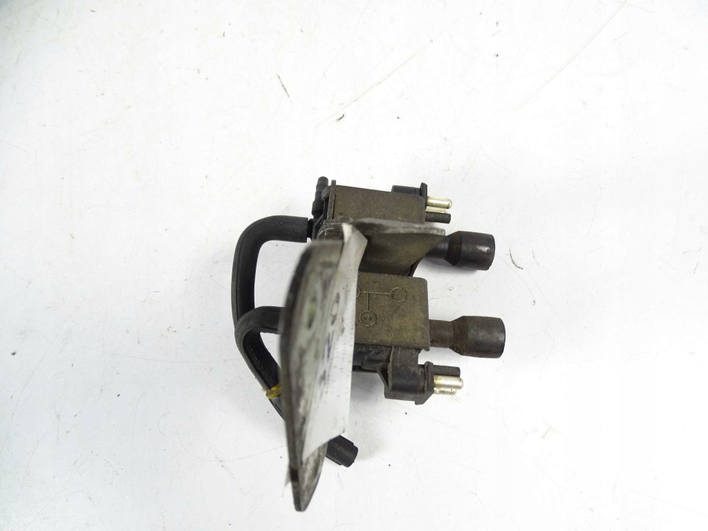 фото №1, Mercedes w123 w126 w140 клапан вакуумa a0015407097