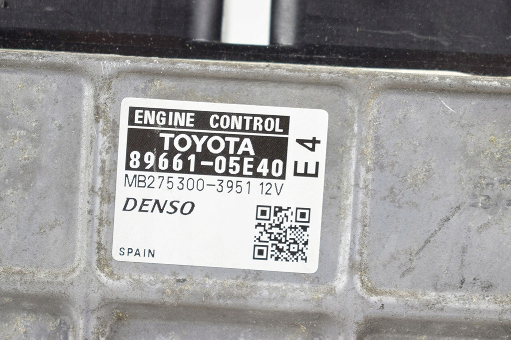 фото №4, Бортовой компьютер блок управления toyota avensis 89661-05e40