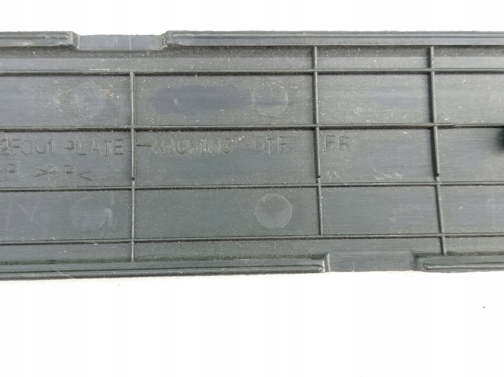 фото №5, Молдинг защита правый перед nissan primera p11