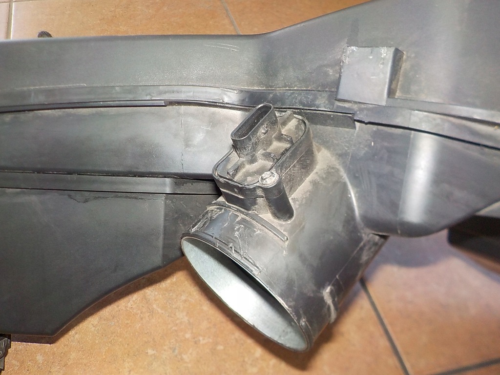 фото №6, Корпус фильтра воздуха f20 f30 2.0d 70518447