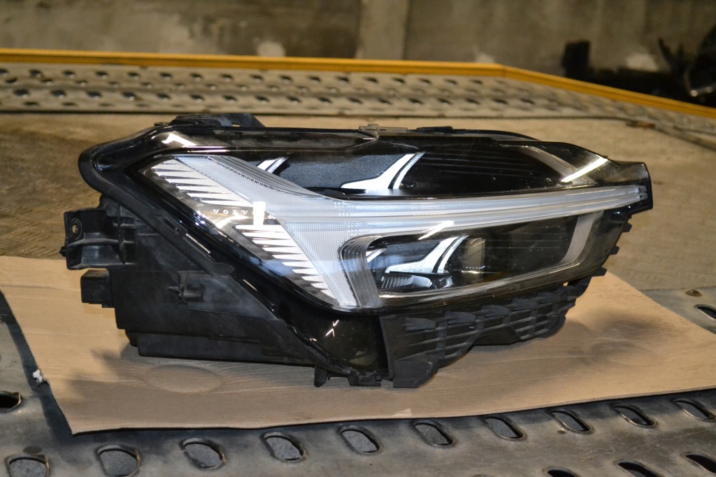 фото №2, Лампа правый перед full led volvo xc60 ii правая