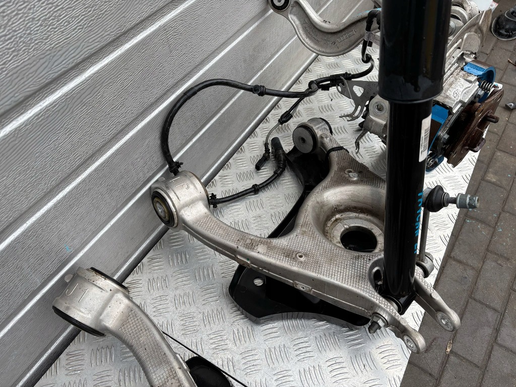 фото №6, Porsche taycan 4s підвіска поворотний кулак важіль задня амортизатор