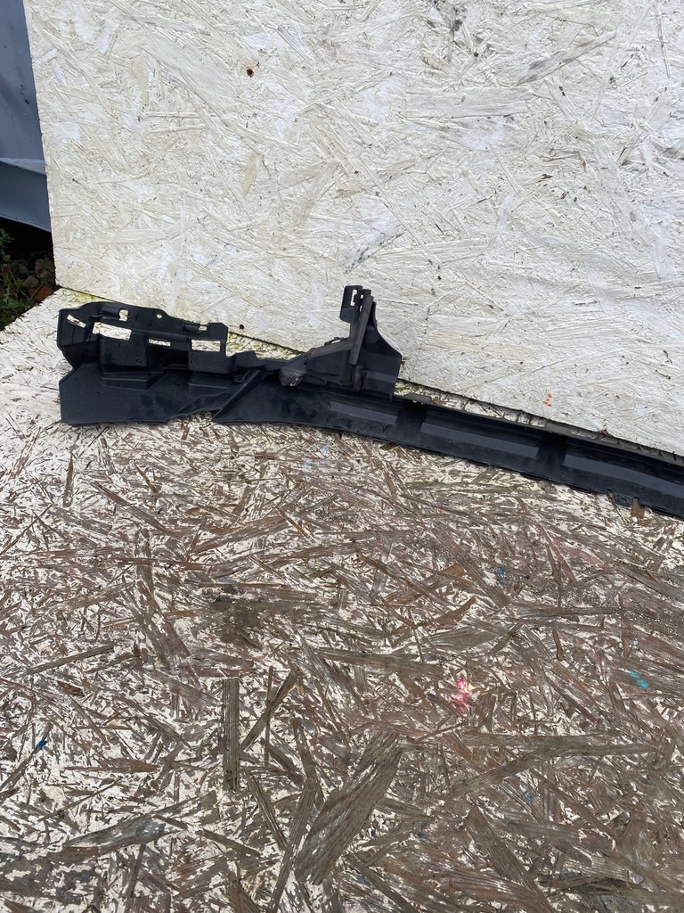 фото №12, Mercedes w206 направляющая перед бампера кронштейн