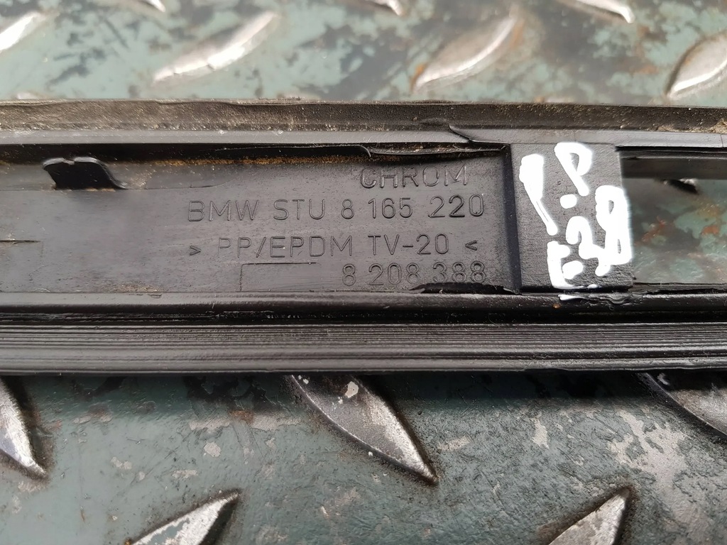 фото №6, Молдинг крыла правая перед хром 8 165 220 bmw 7 e38 przedlift